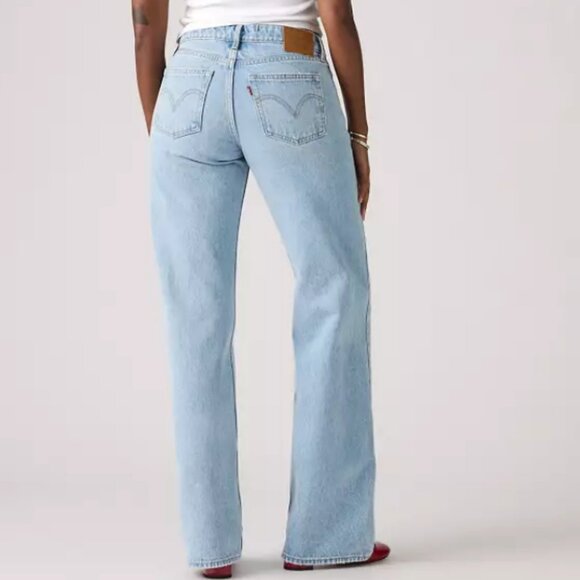 Levi's Low Loose Premium Jeans in Price is Right Light Wash Size 29x30 NWT - Picture 2 of 6